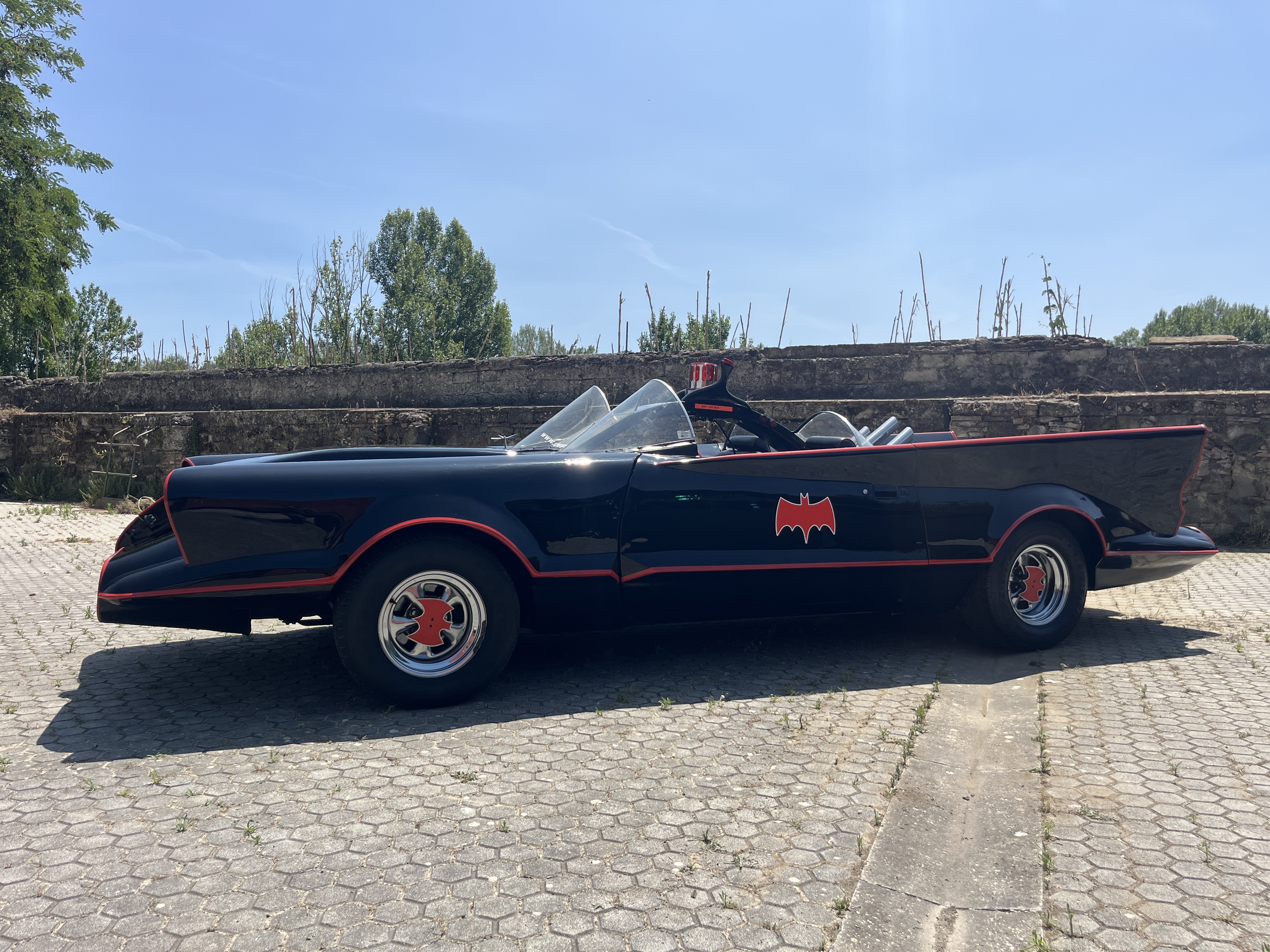 Lincoln Continental BatcMobile 1966 Tribute
