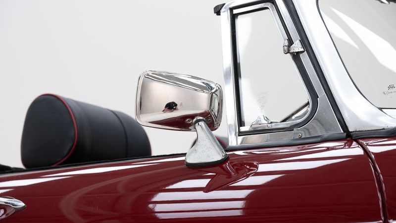MG B \'74 