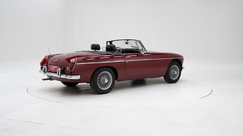 MG B \'74 