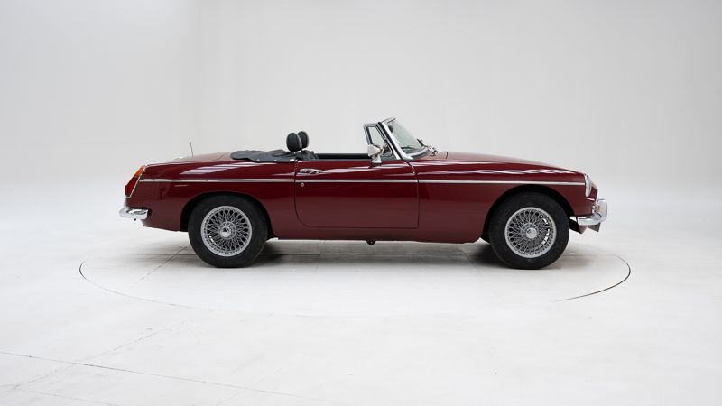 MG B \'74 