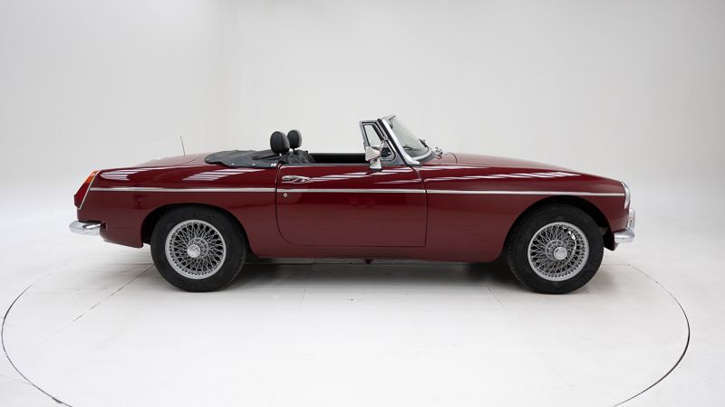 MG B \'74 
