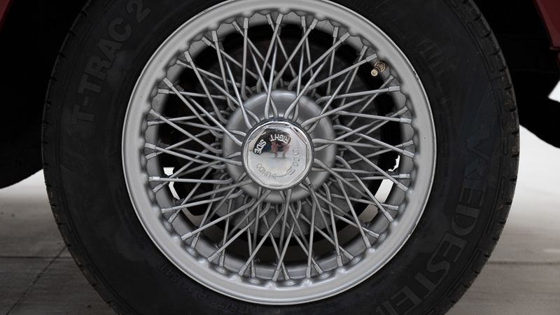 MG B \'74 