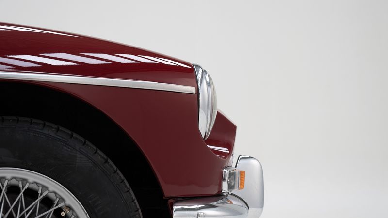 MG B \'74 