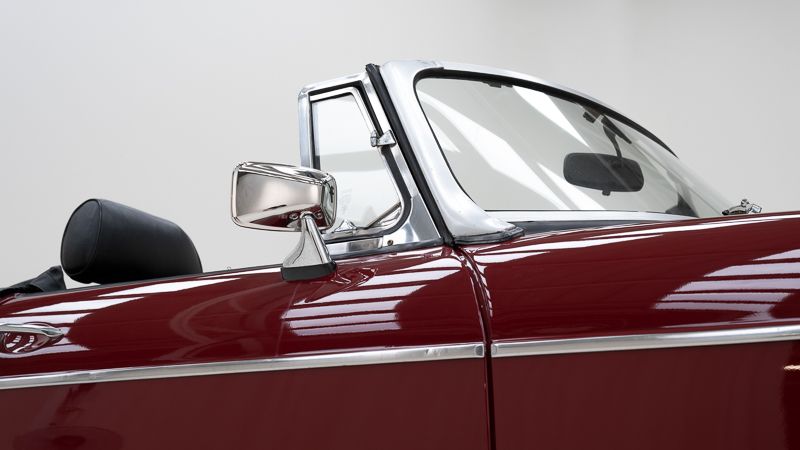 MG B \'74 