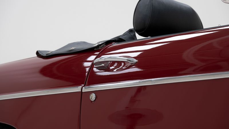 MG B \'74 