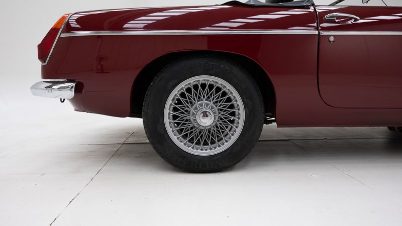 MG B \'74 