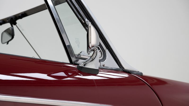 MG B \'74 