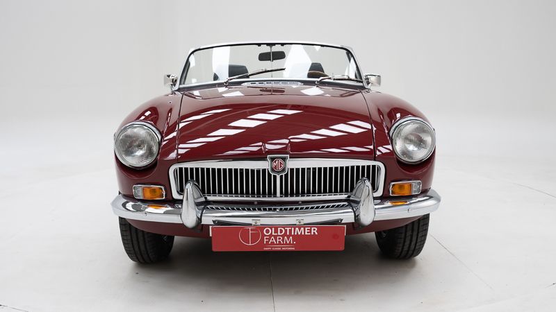 MG B \'74 