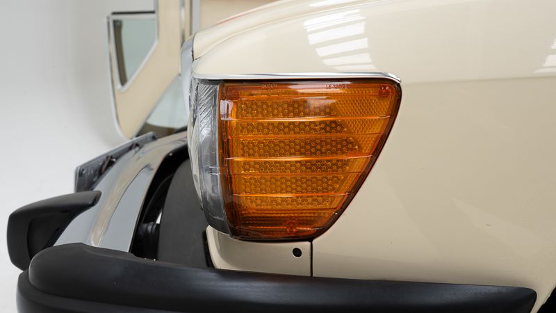 Mercedes Benz 380 SL + hardtop \'82 
