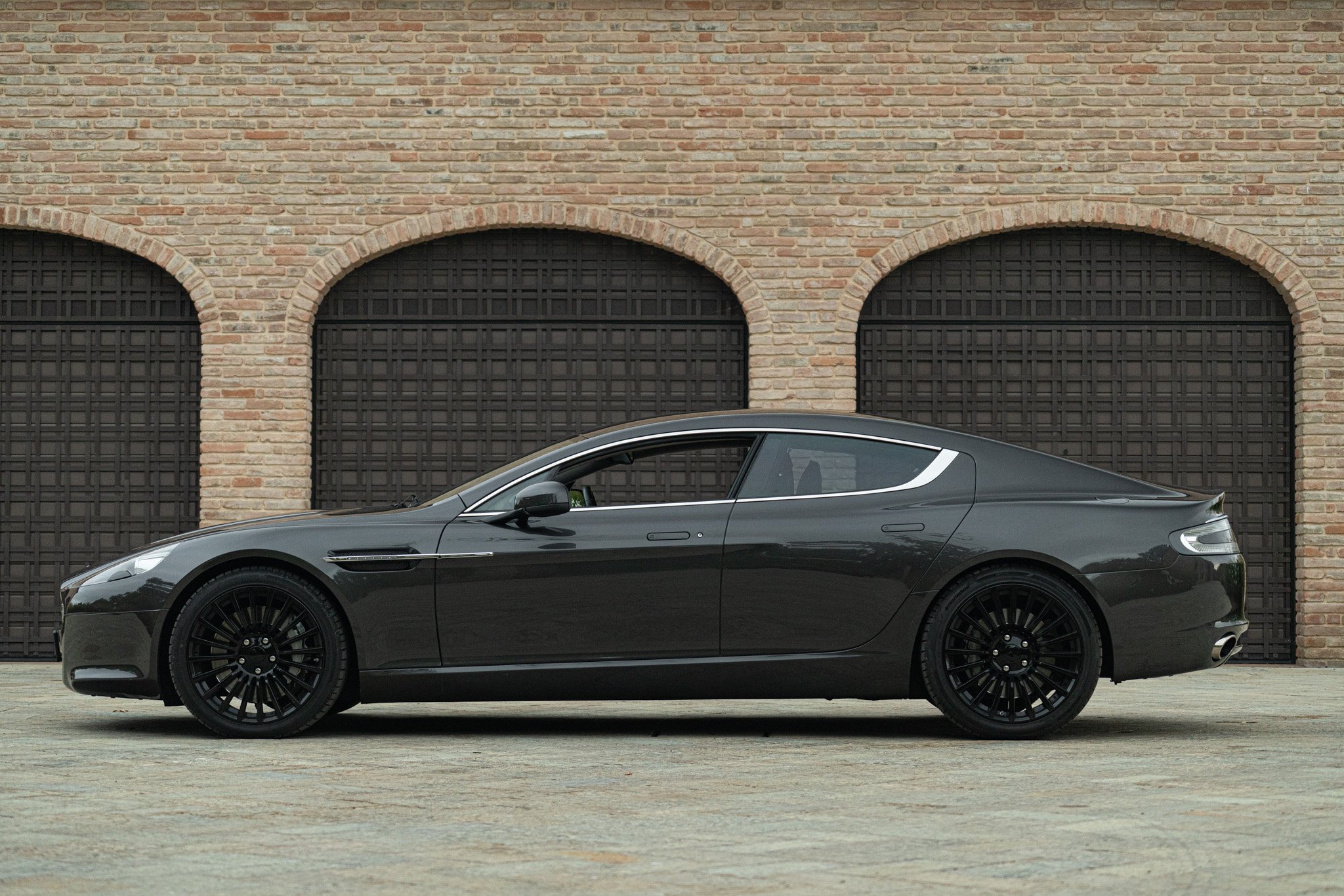 Aston Martin RAPIDE 