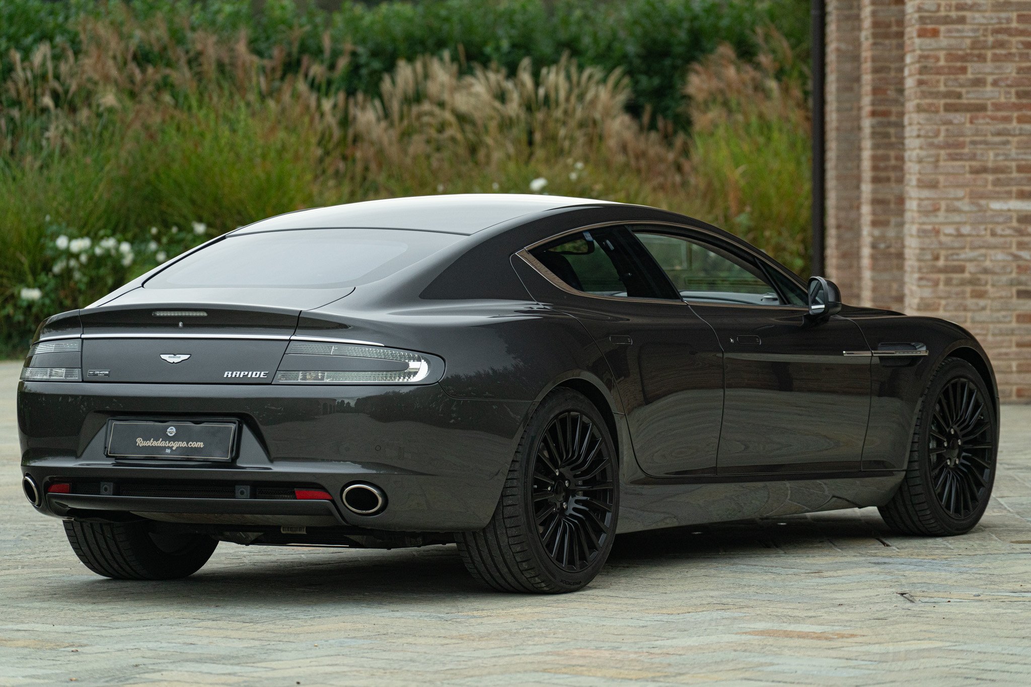 Aston Martin RAPIDE 