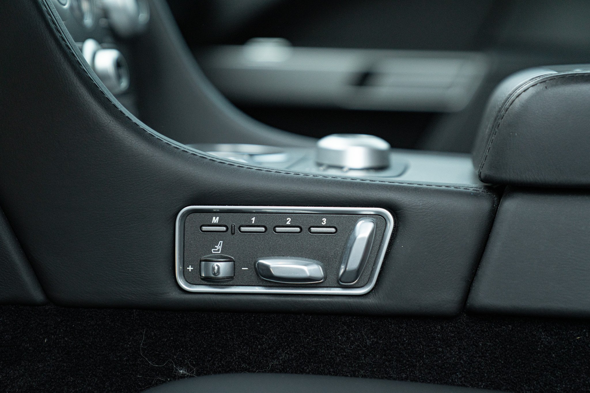 Aston Martin RAPIDE 
