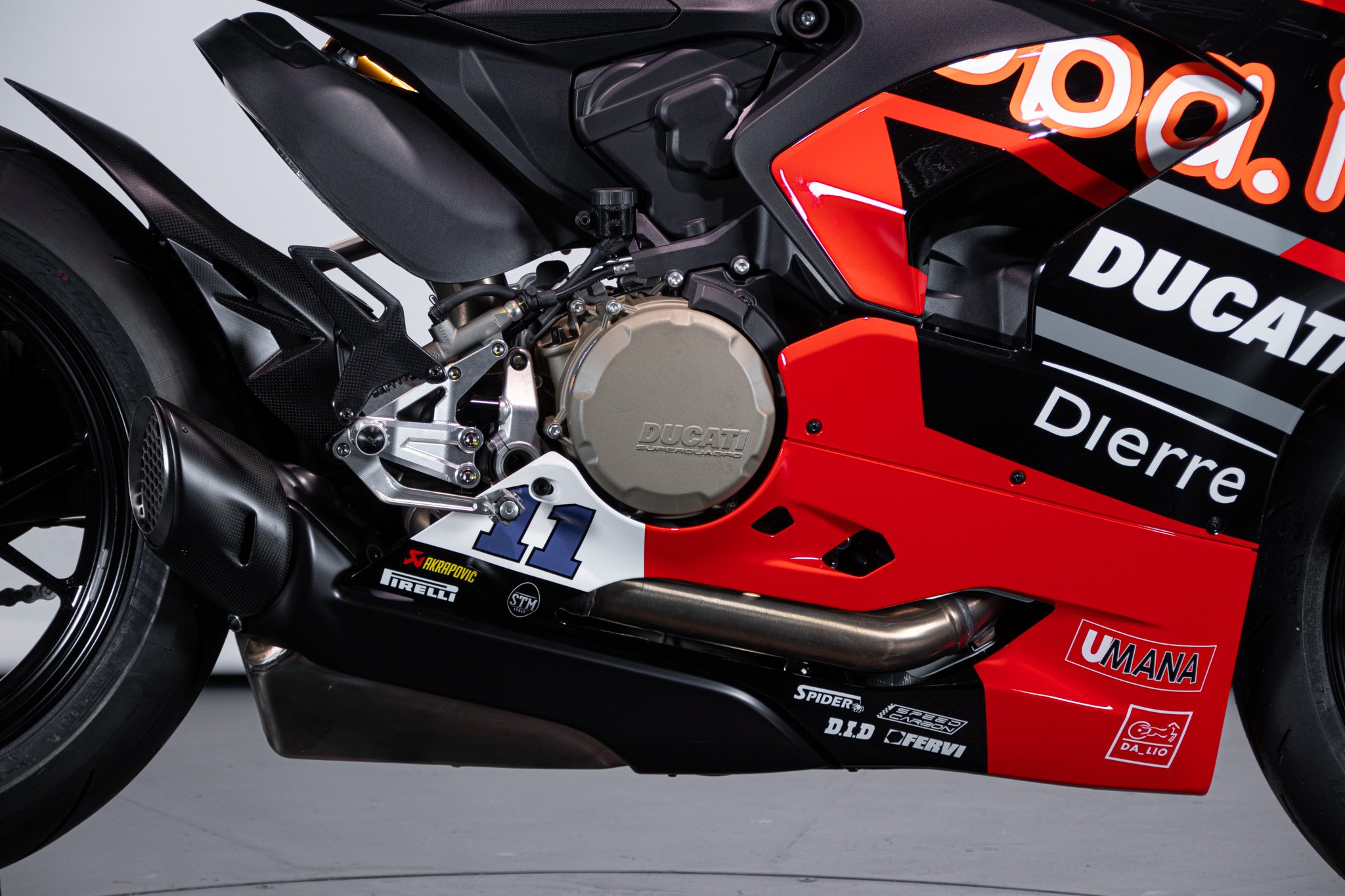 Ducati PANIGALE V2 BULEGA 2023 WORLD CHAMPION REPLICA 