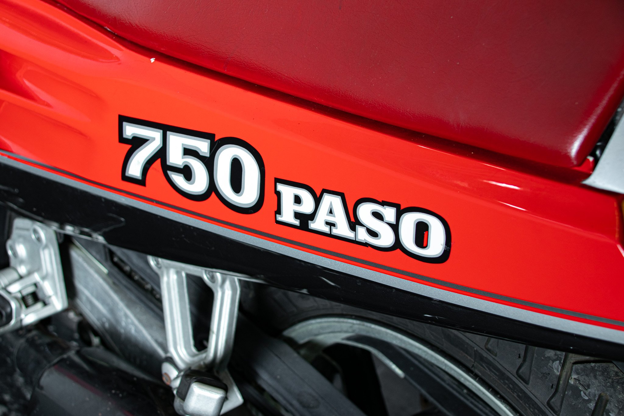 Ducati PASO 750 