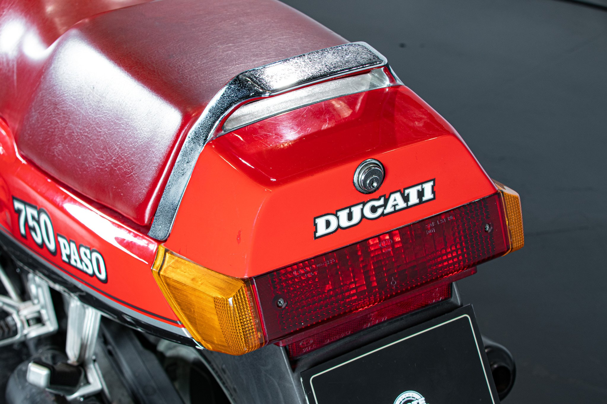 Ducati PASO 750 