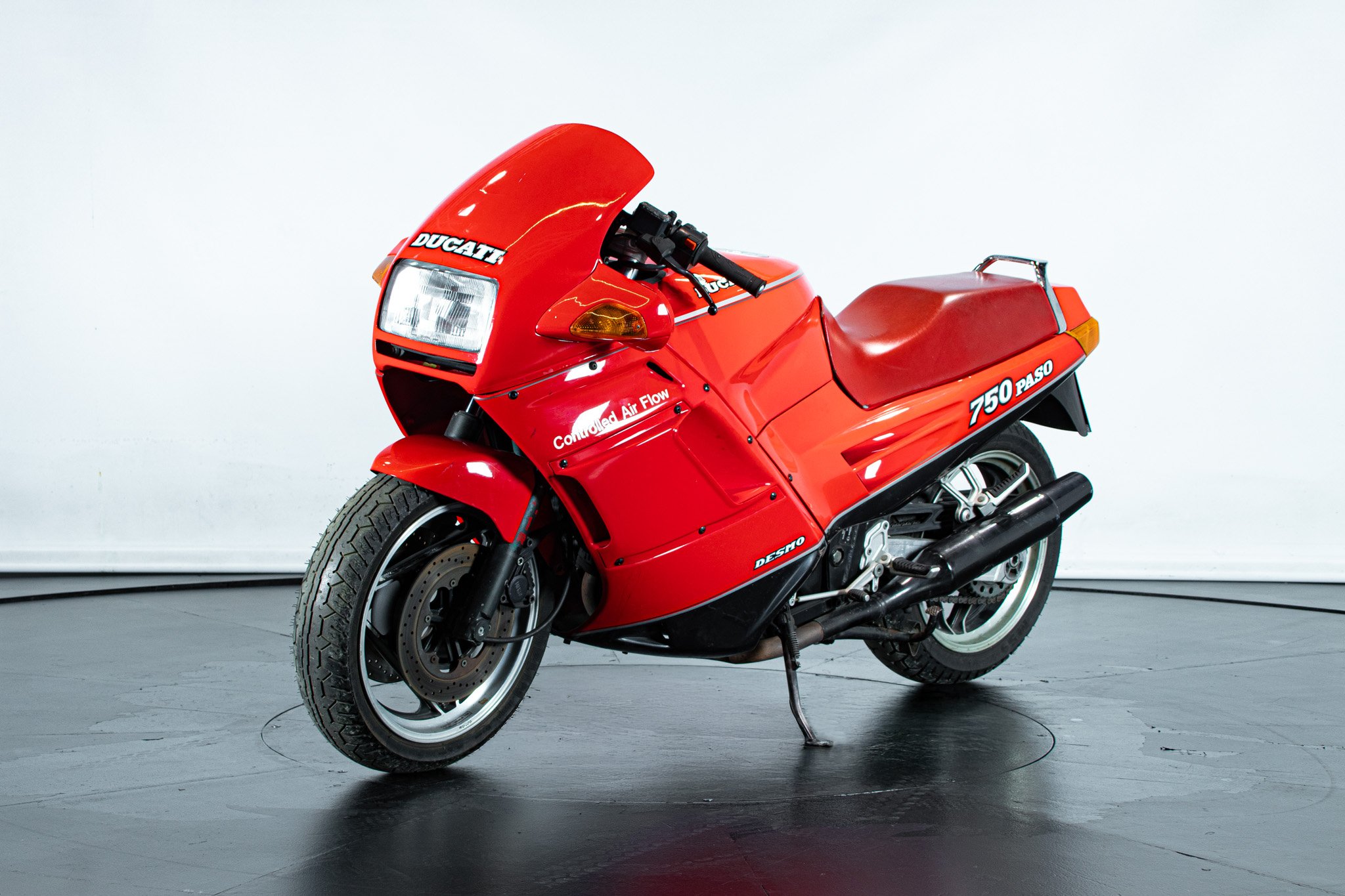 Ducati PASO 750 
