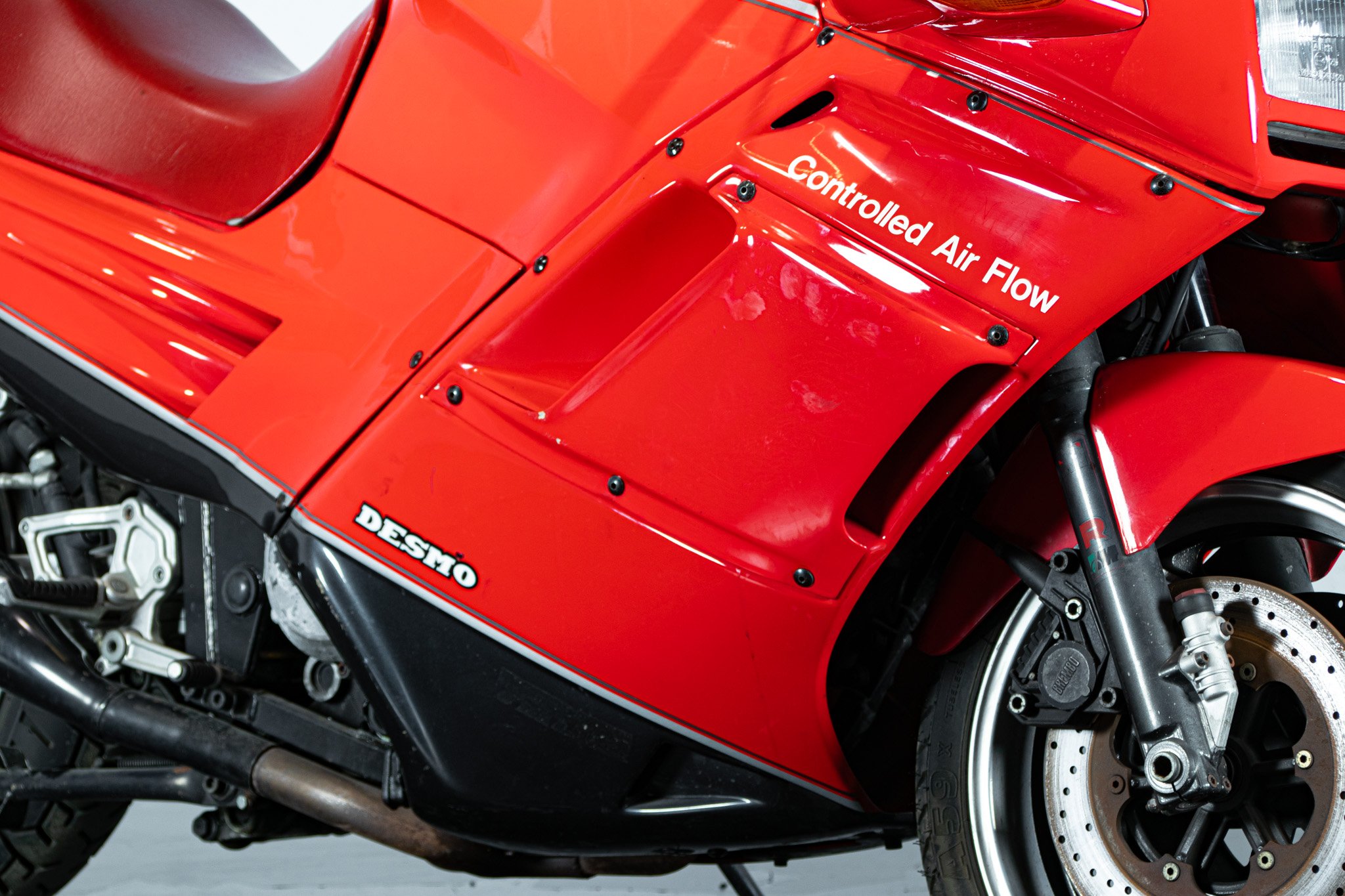 Ducati PASO 750 