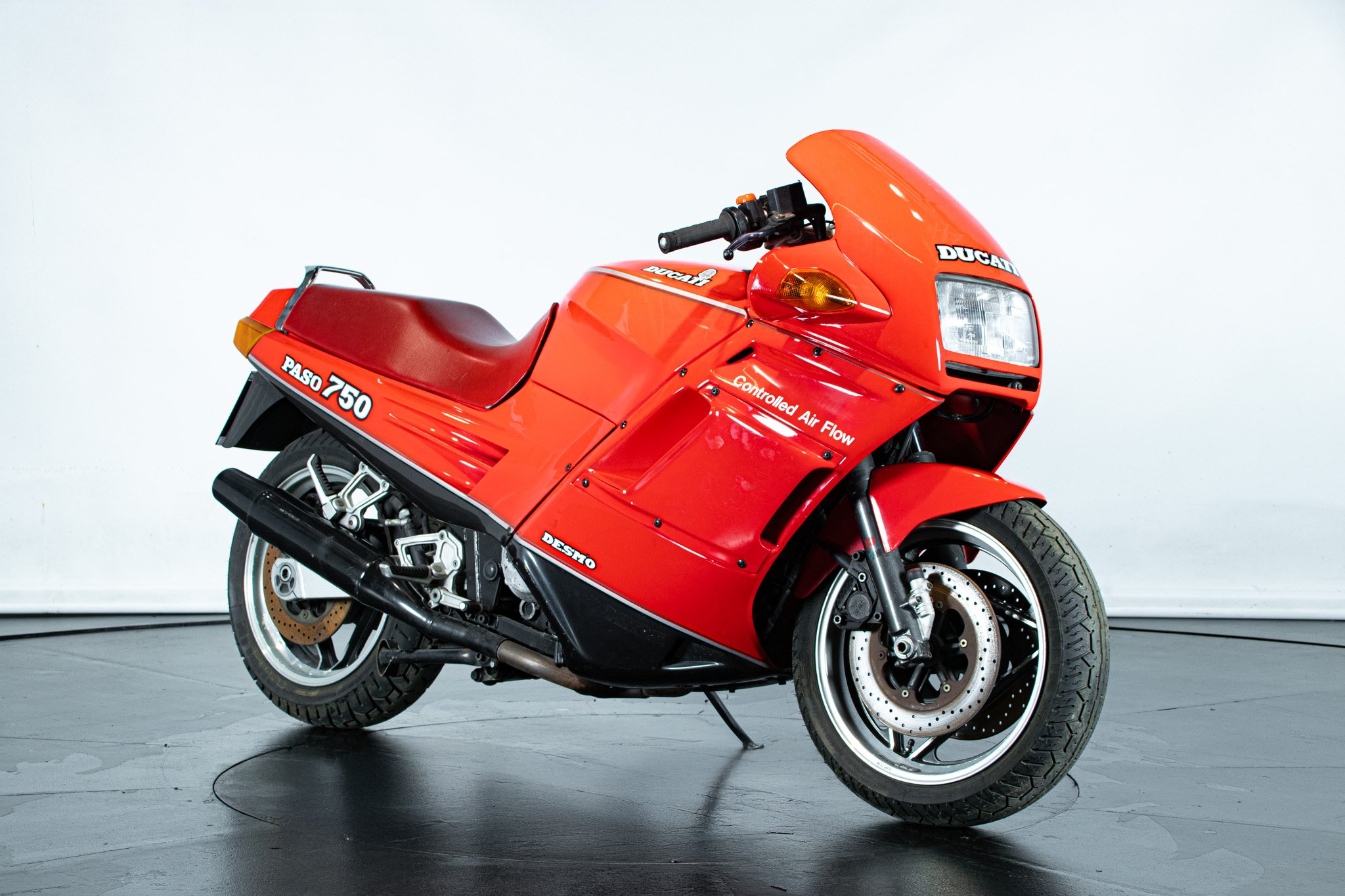 Ducati PASO 750 