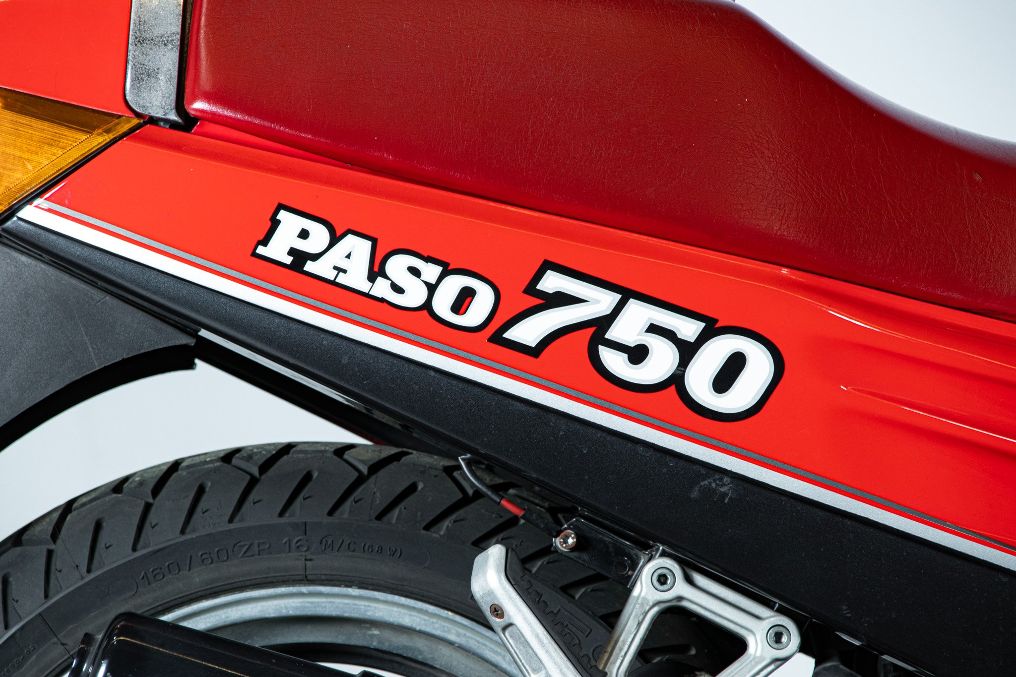 Ducati PASO 750 