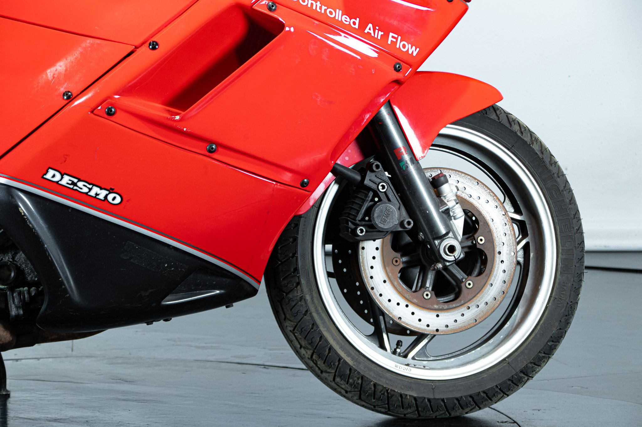 Ducati PASO 750 
