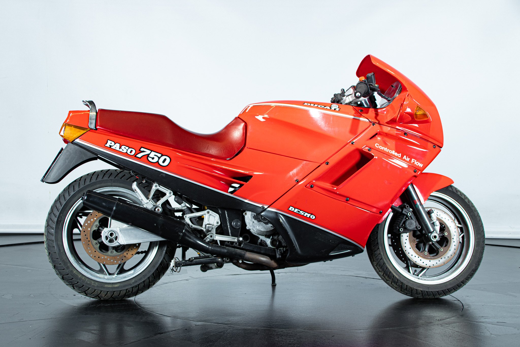 Ducati PASO 750 
