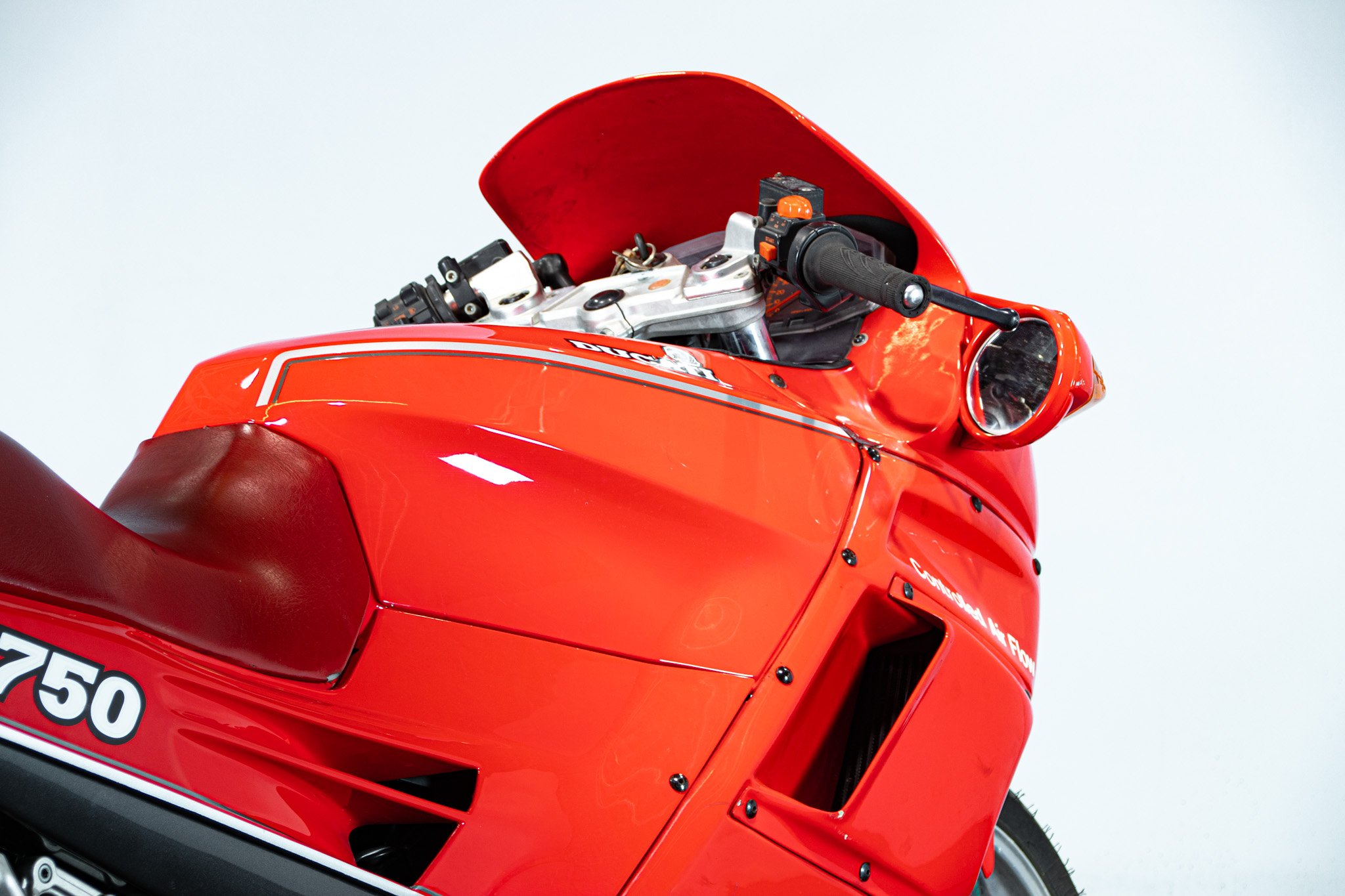 Ducati PASO 750 