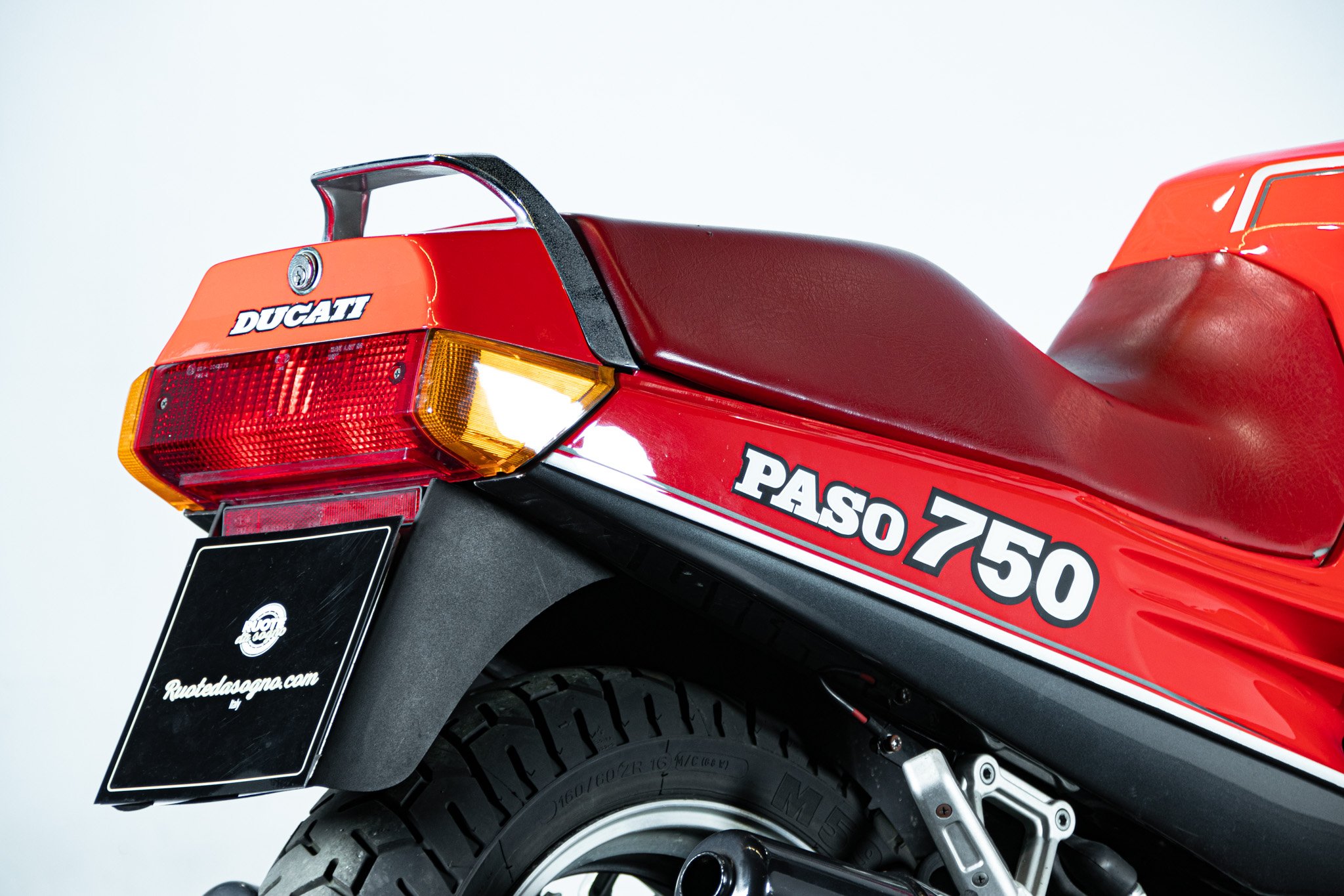 Ducati PASO 750 