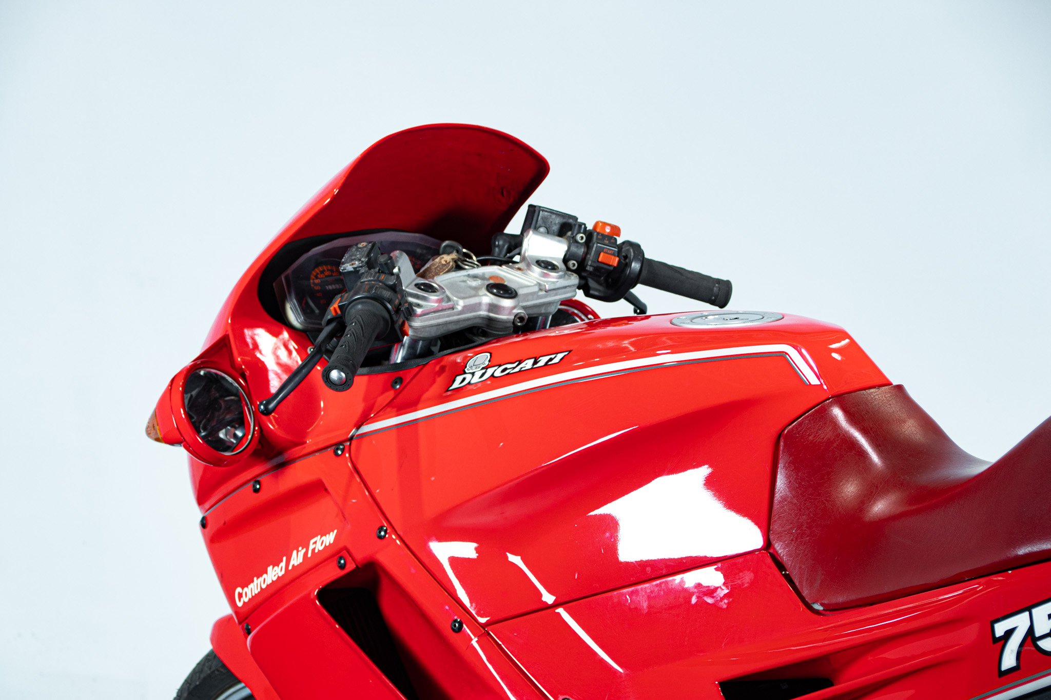 Ducati PASO 750 