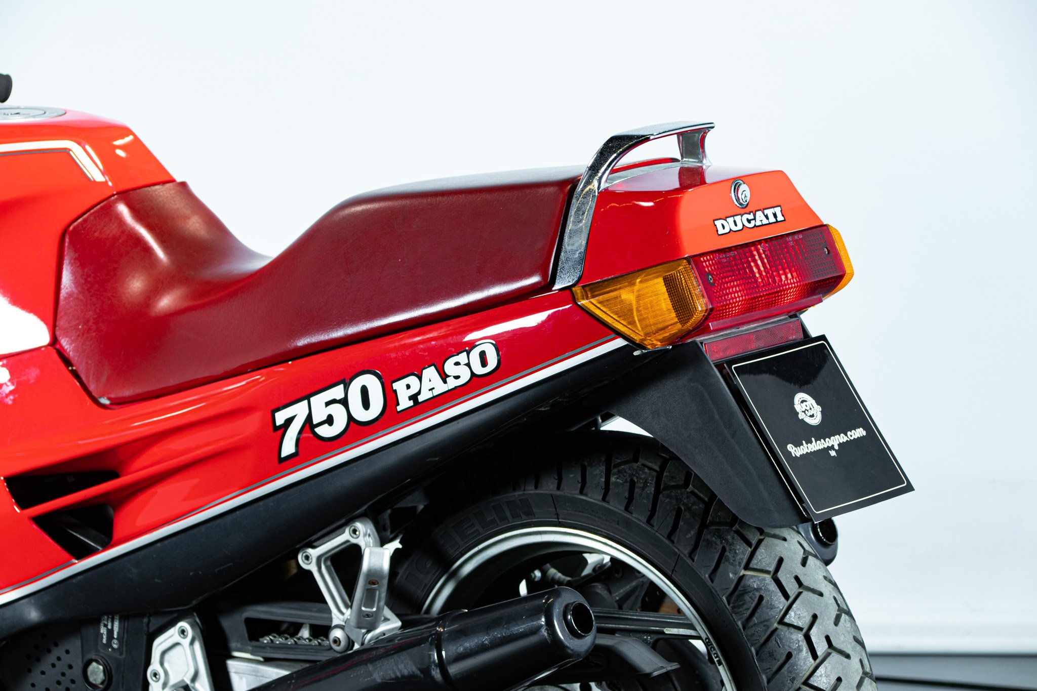 Ducati PASO 750 