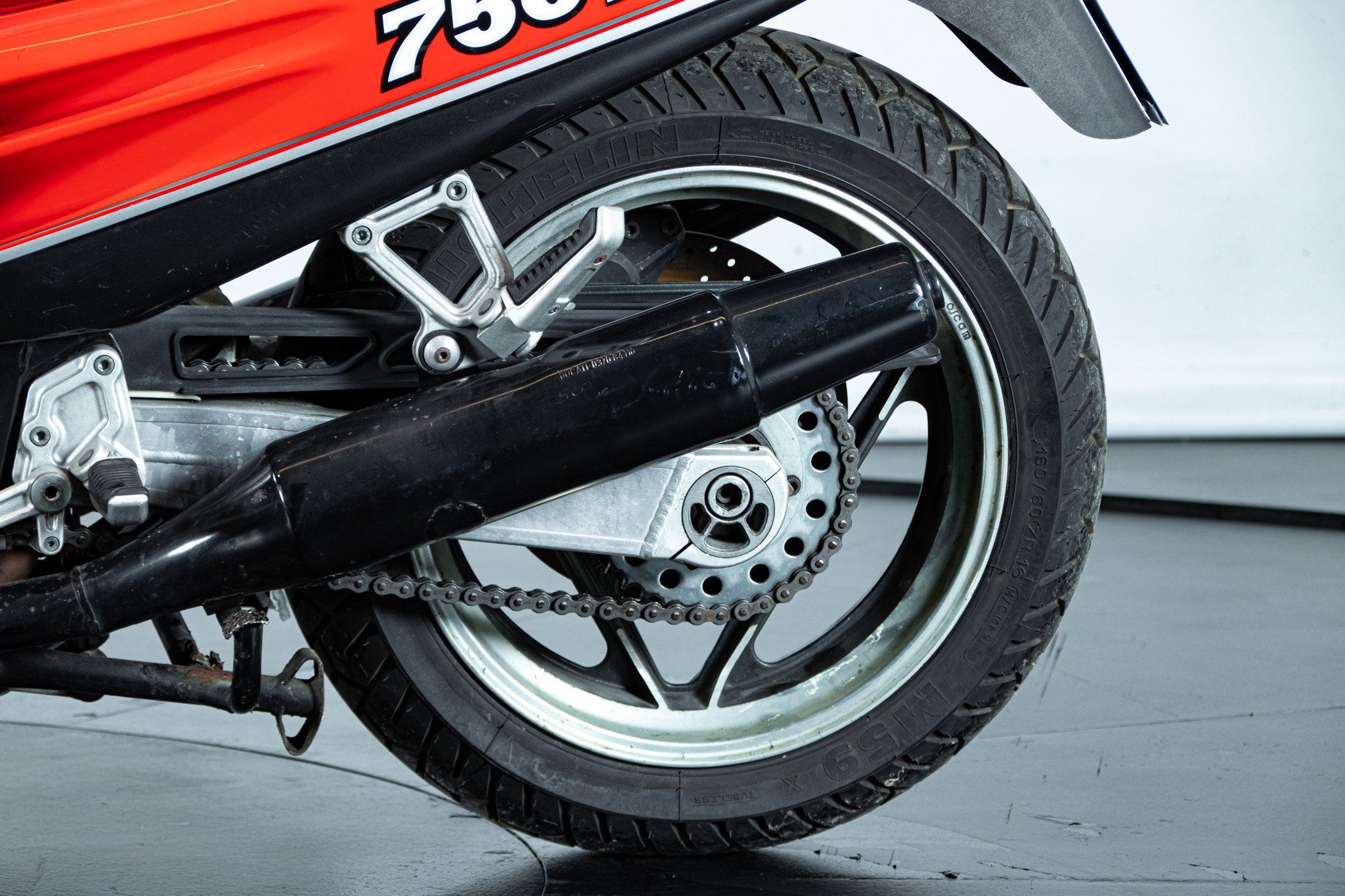 Ducati PASO 750 