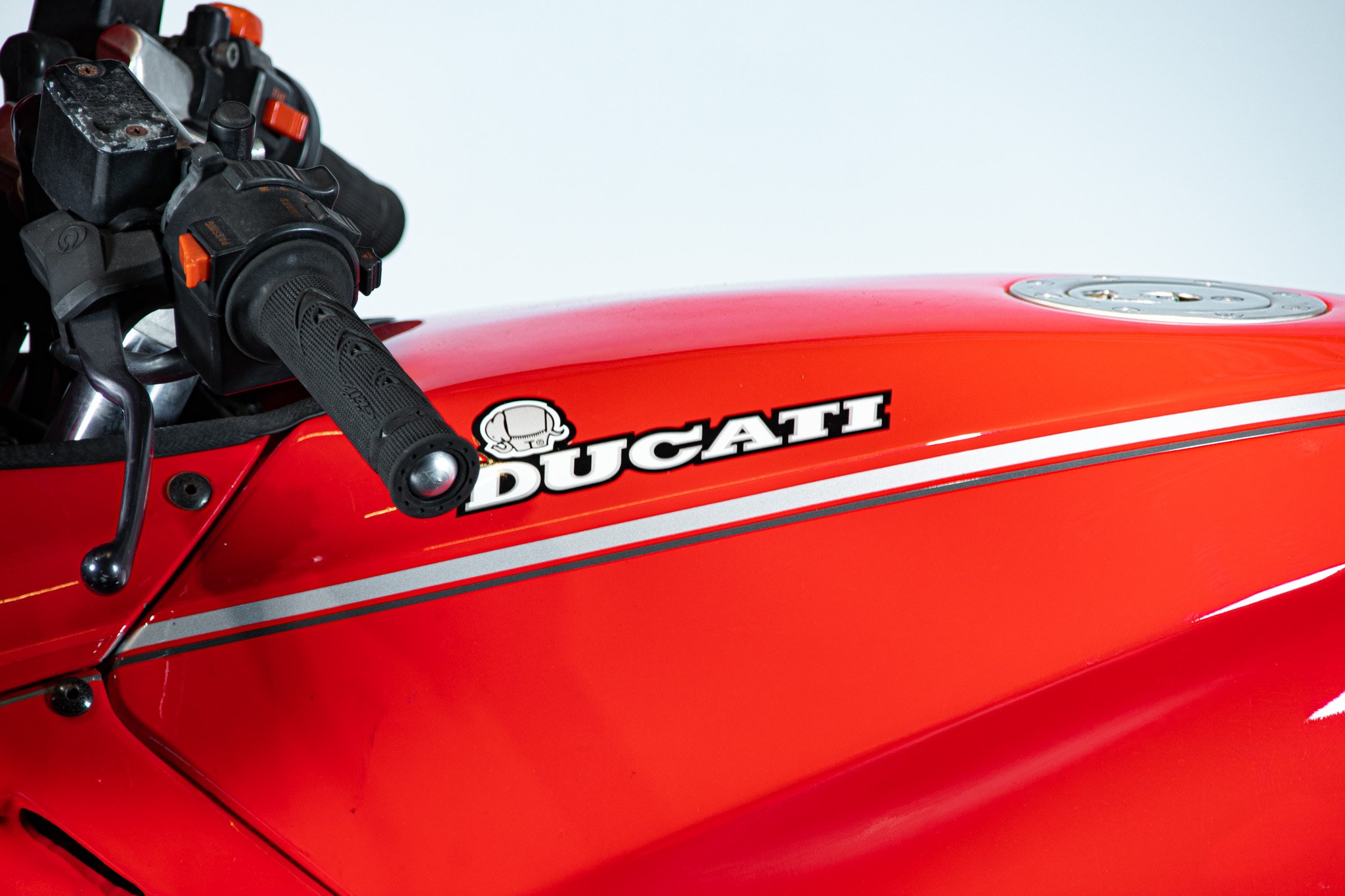 Ducati PASO 750 