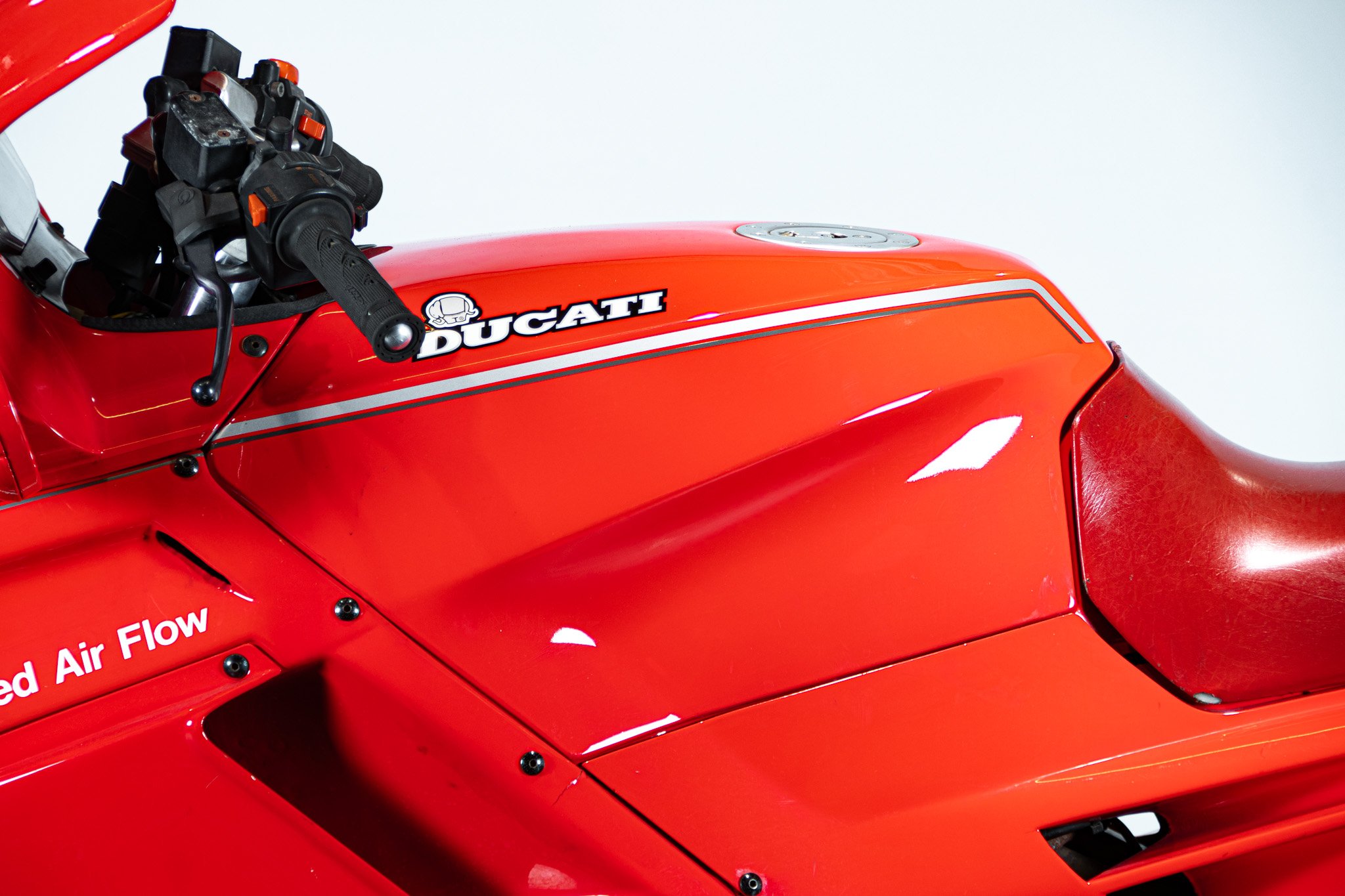 Ducati PASO 750 
