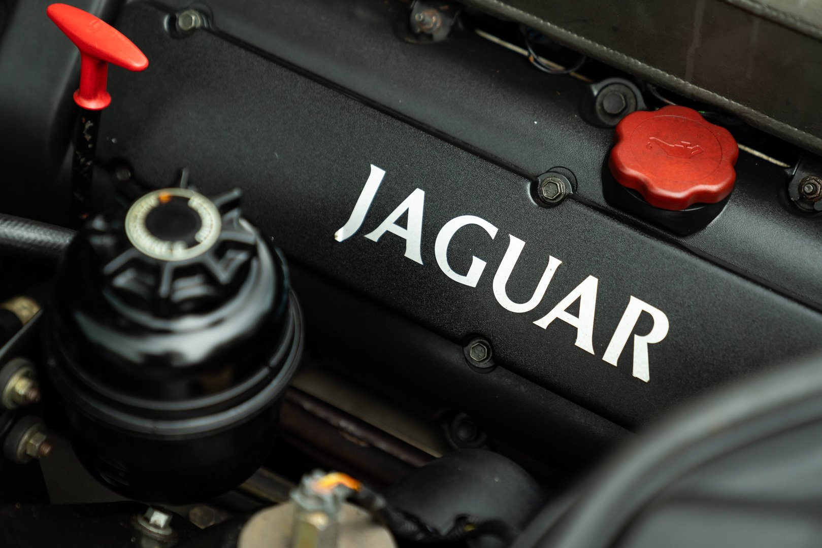 Jaguar XJR 