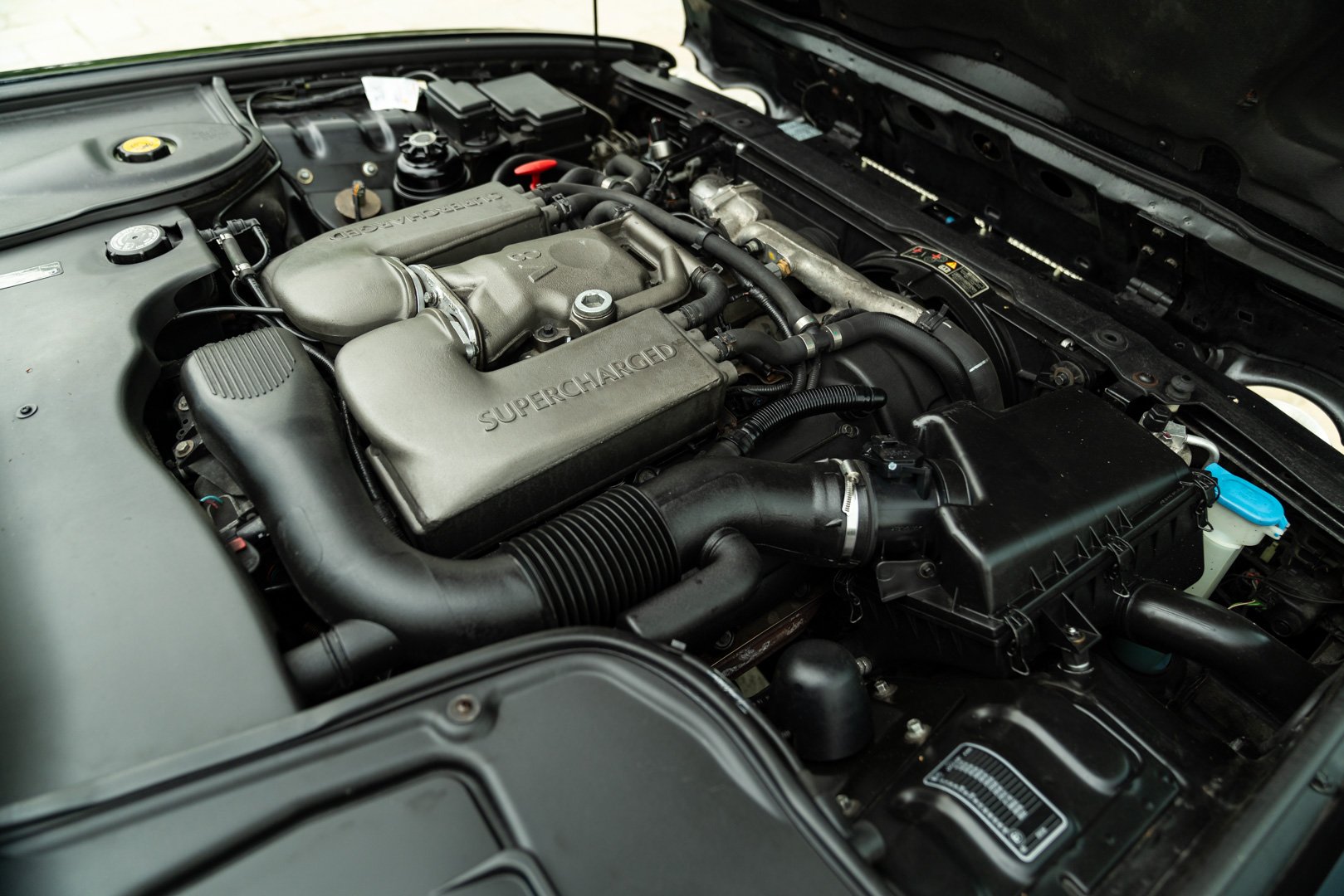 Jaguar XJR 