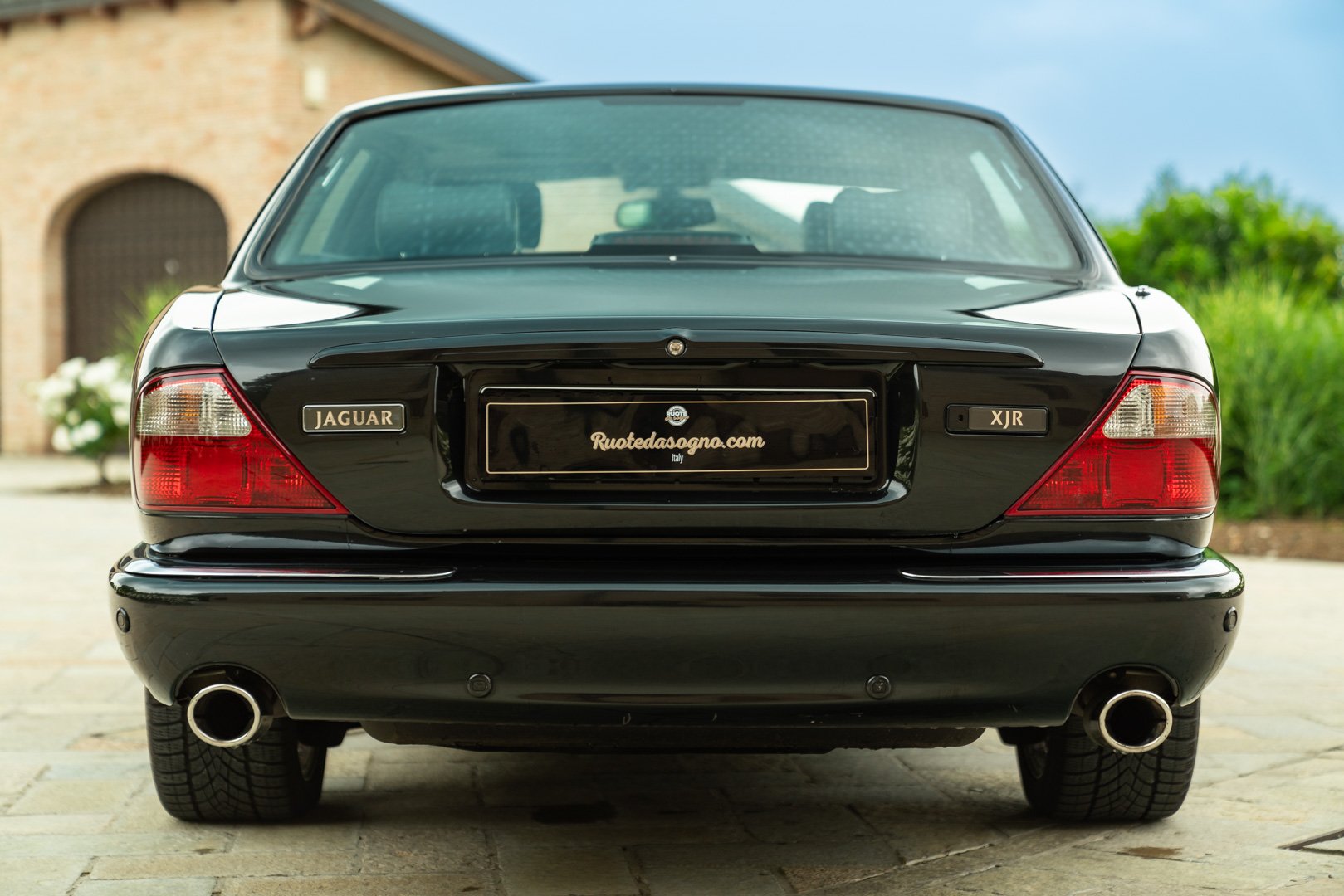 Jaguar XJR 