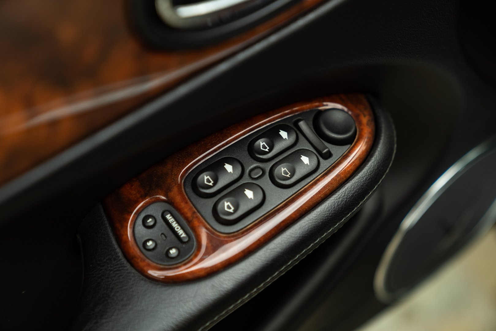 Jaguar XJR 