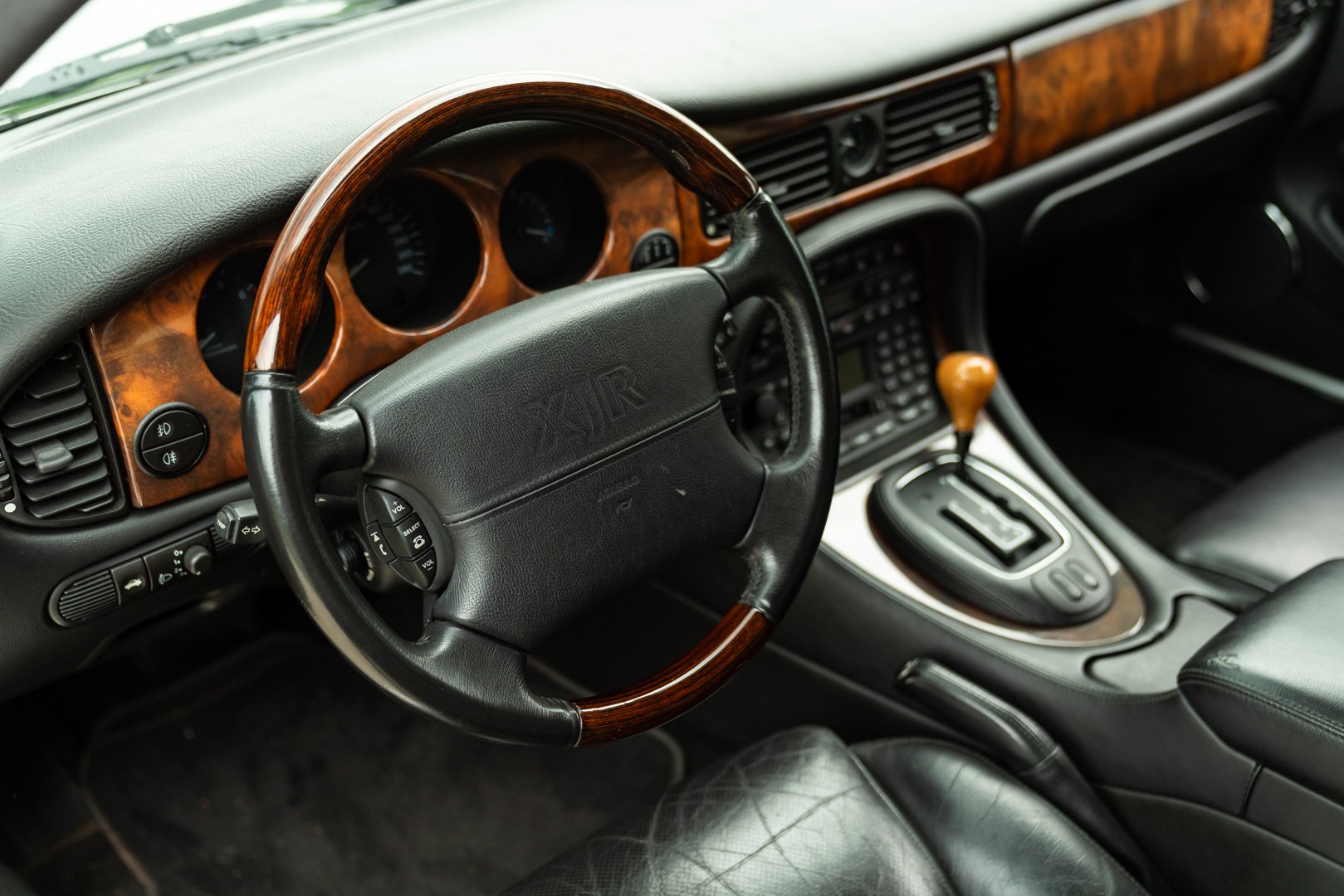 Jaguar XJR 