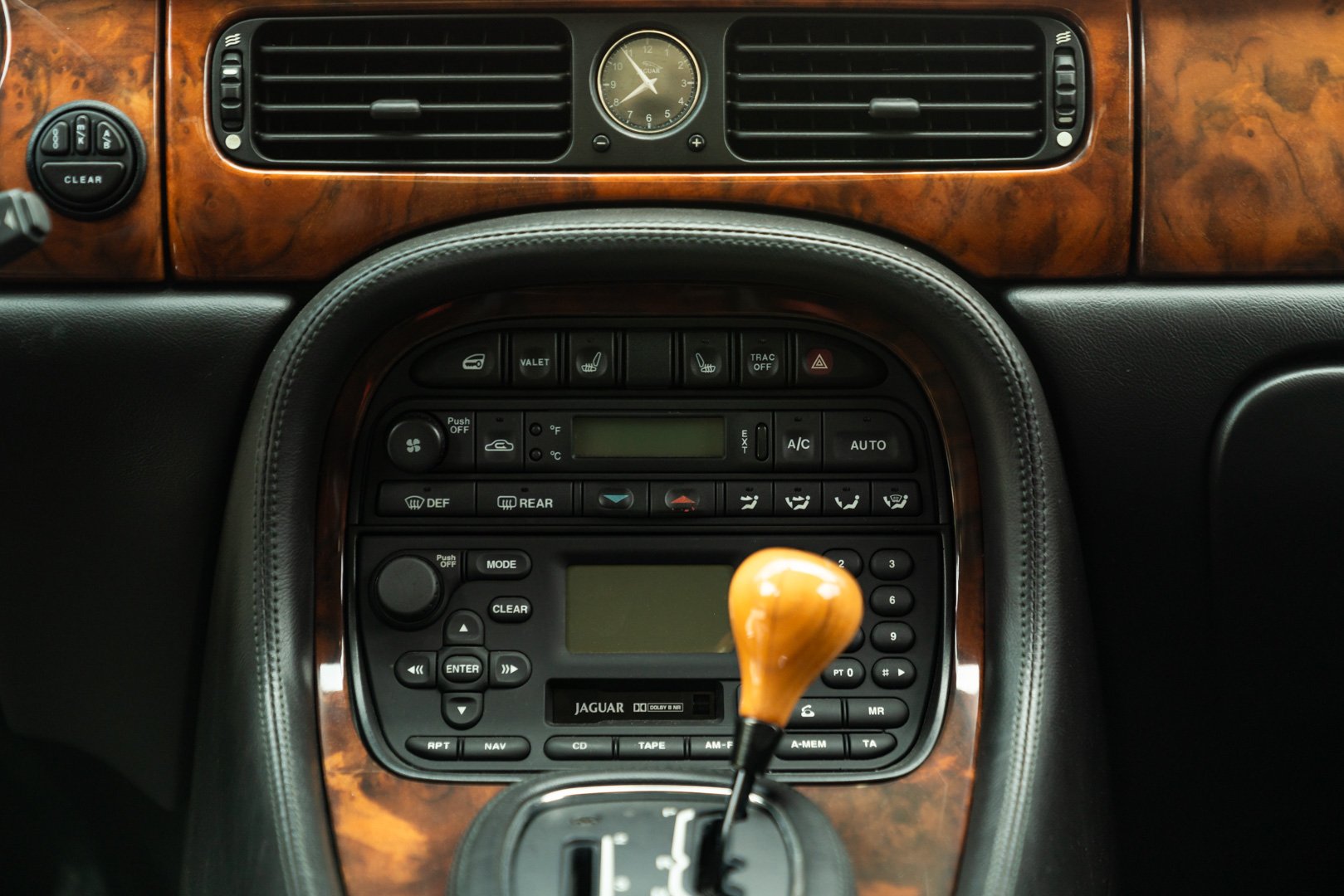 Jaguar XJR 