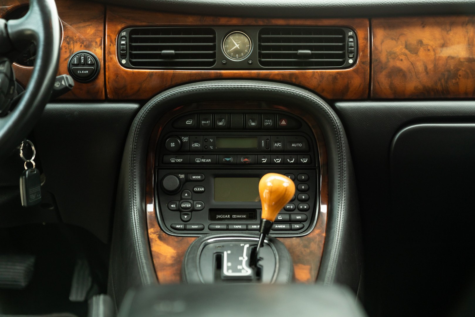 Jaguar XJR 
