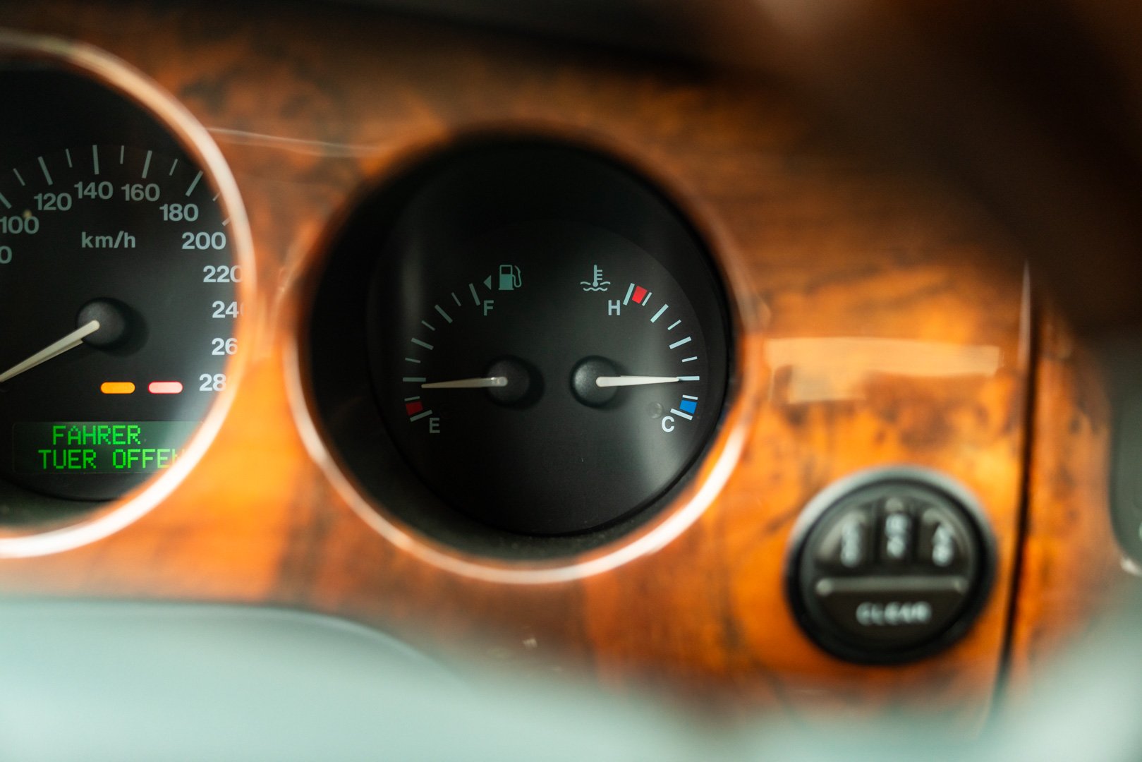 Jaguar XJR 