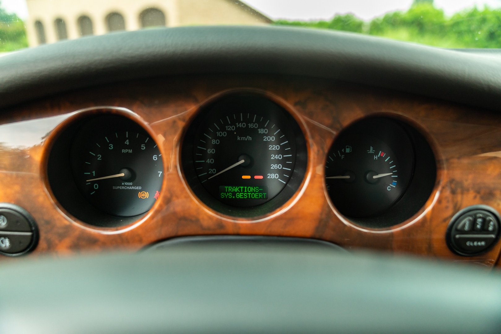 Jaguar XJR 