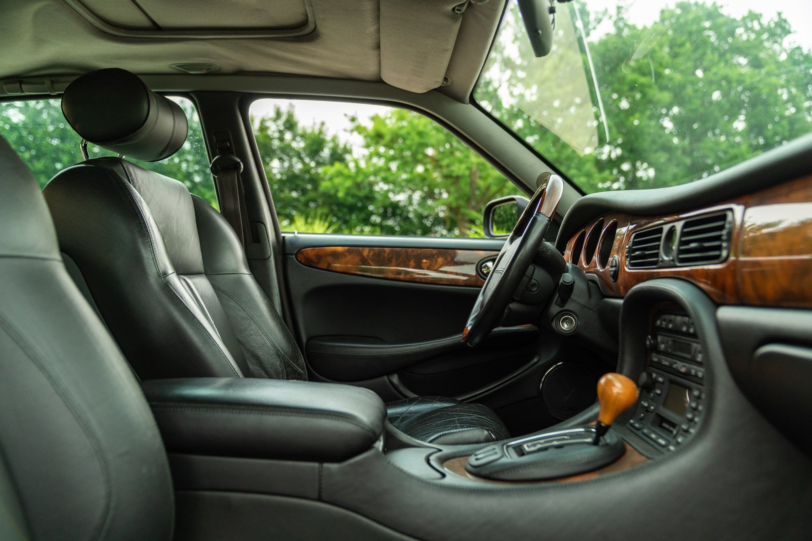 Jaguar XJR 