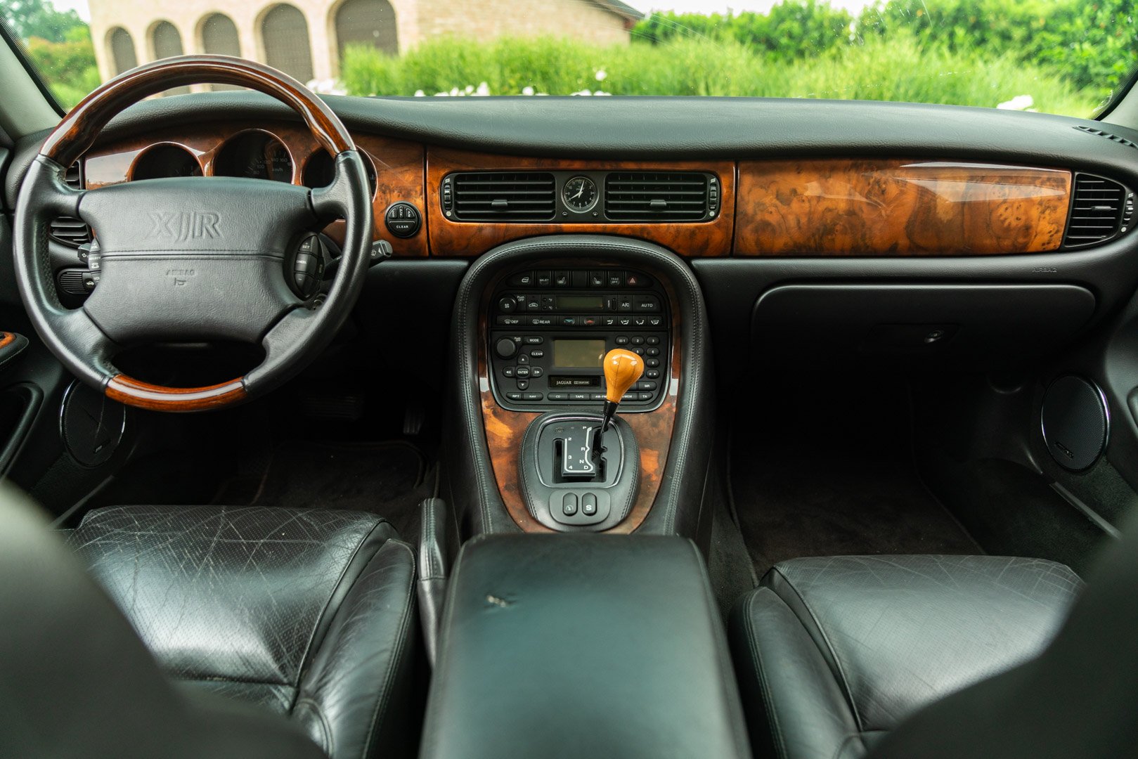 Jaguar XJR 
