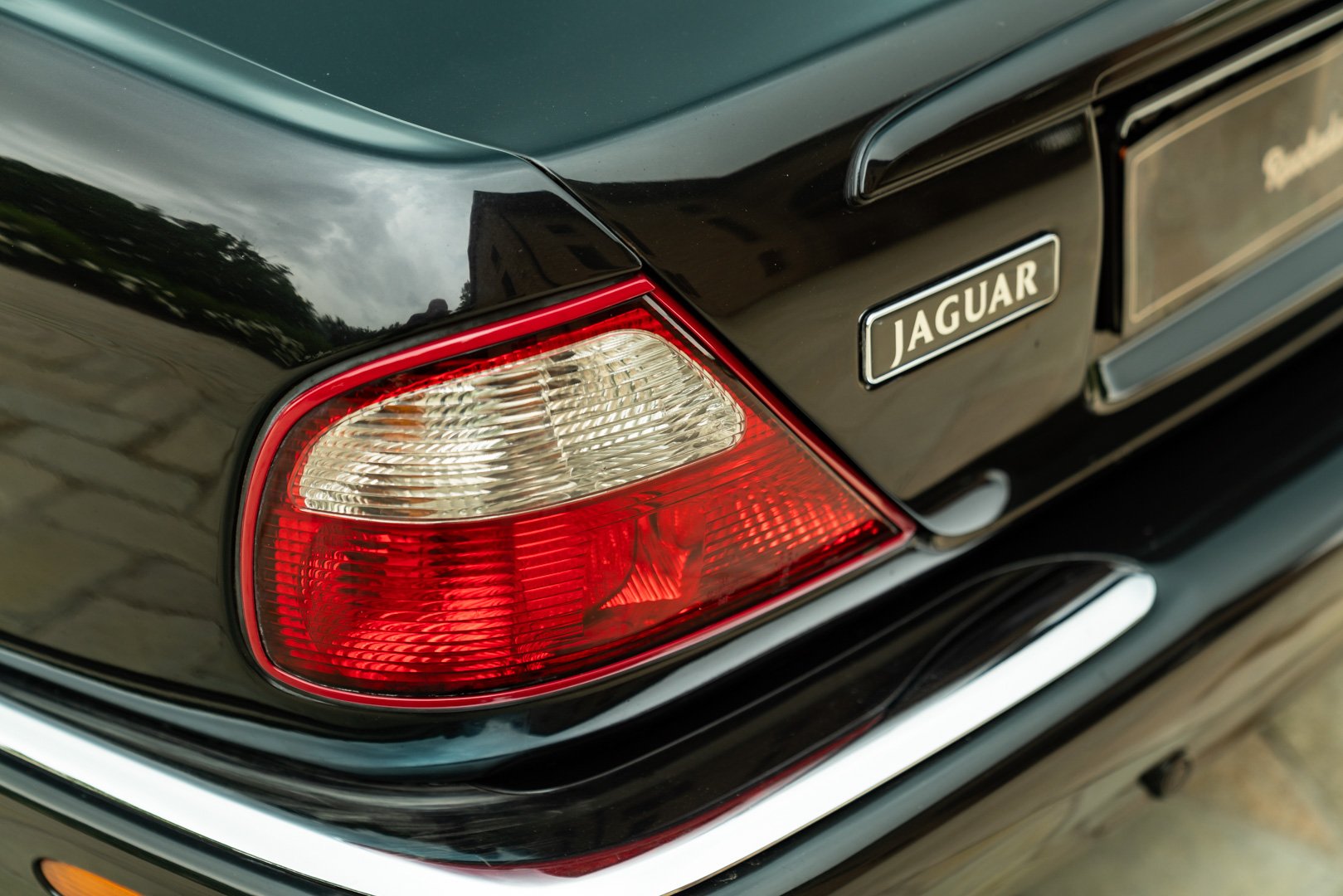 Jaguar XJR 