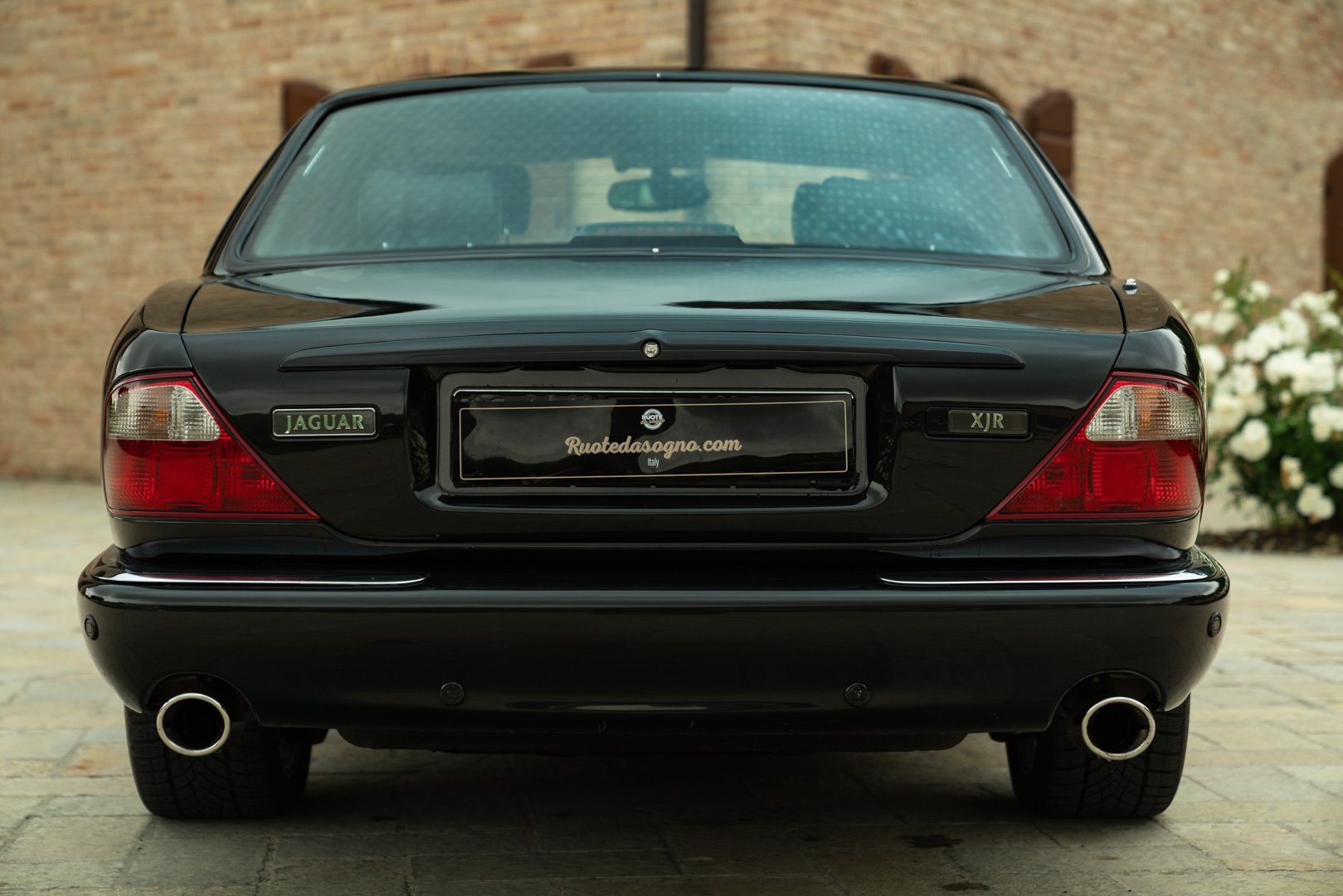 Jaguar XJR 