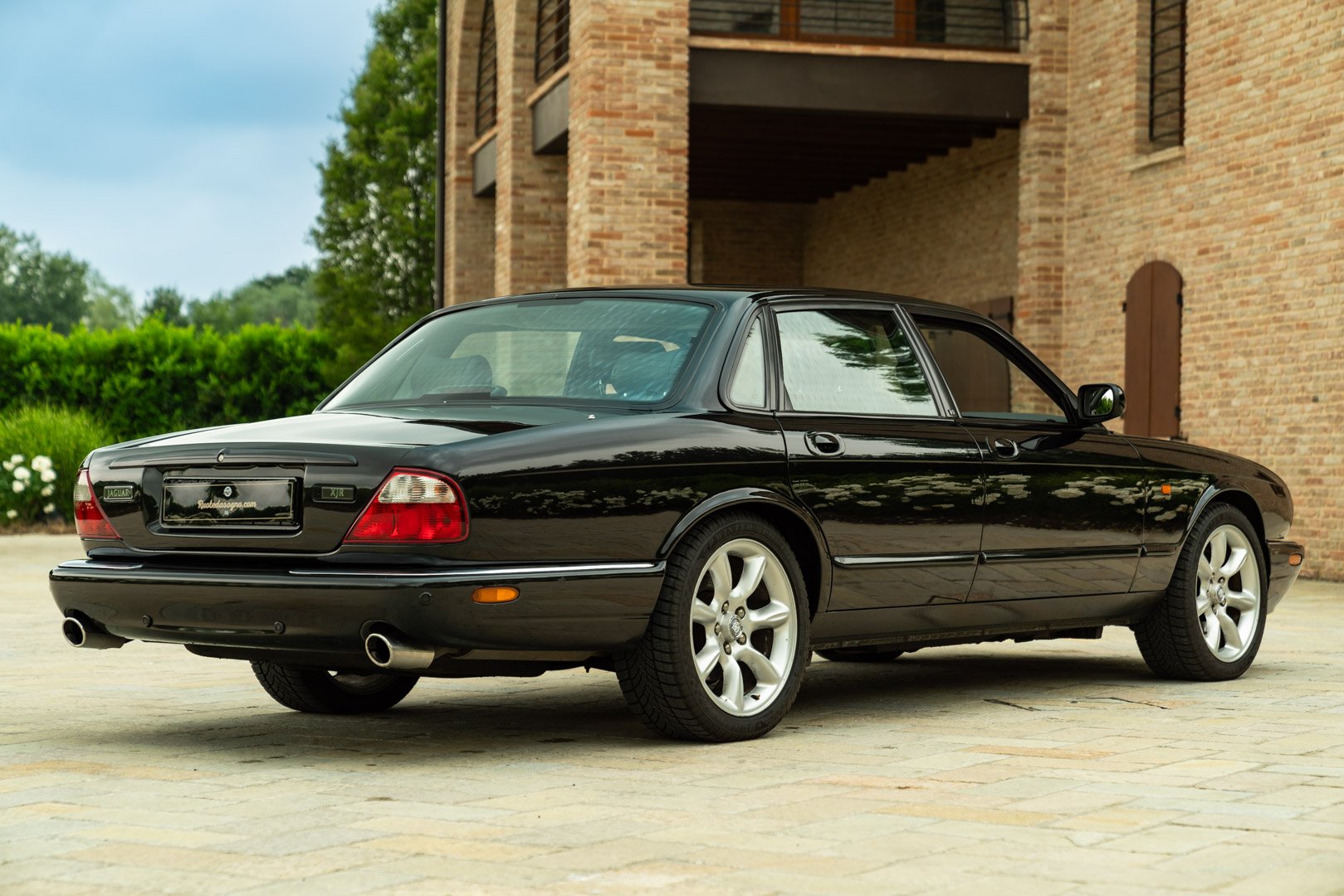 Jaguar XJR 