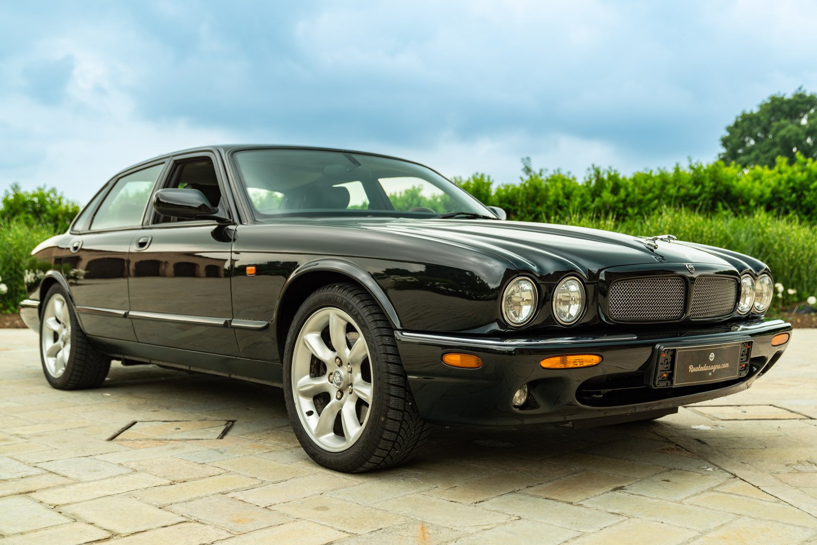 Jaguar XJR 