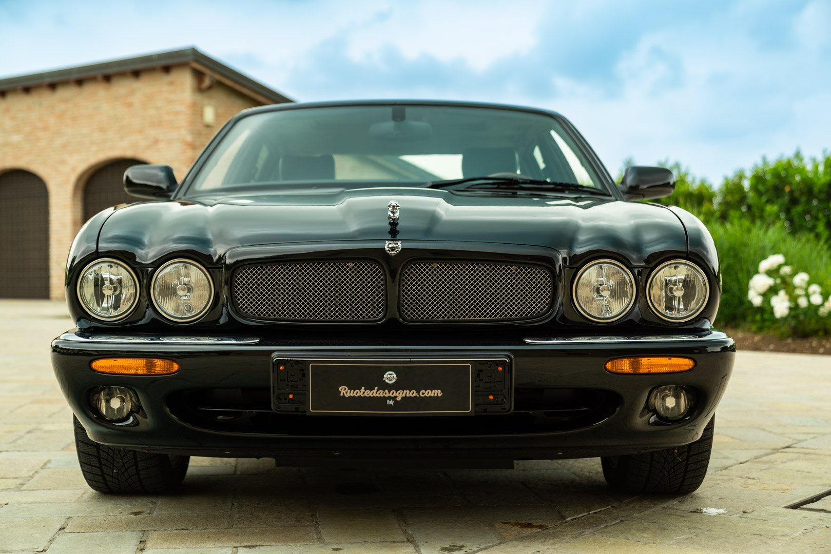 Jaguar XJR 