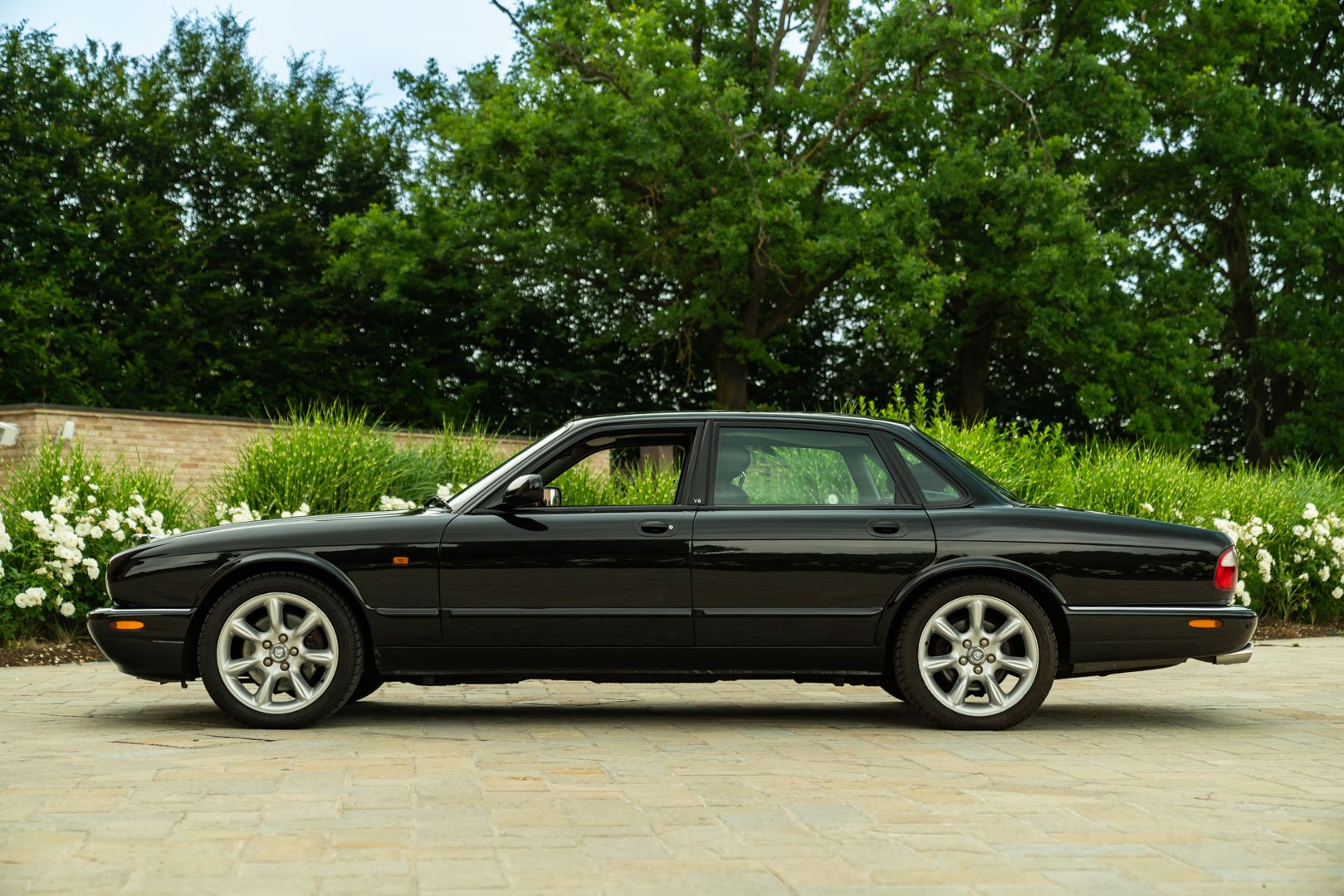 Jaguar XJR 