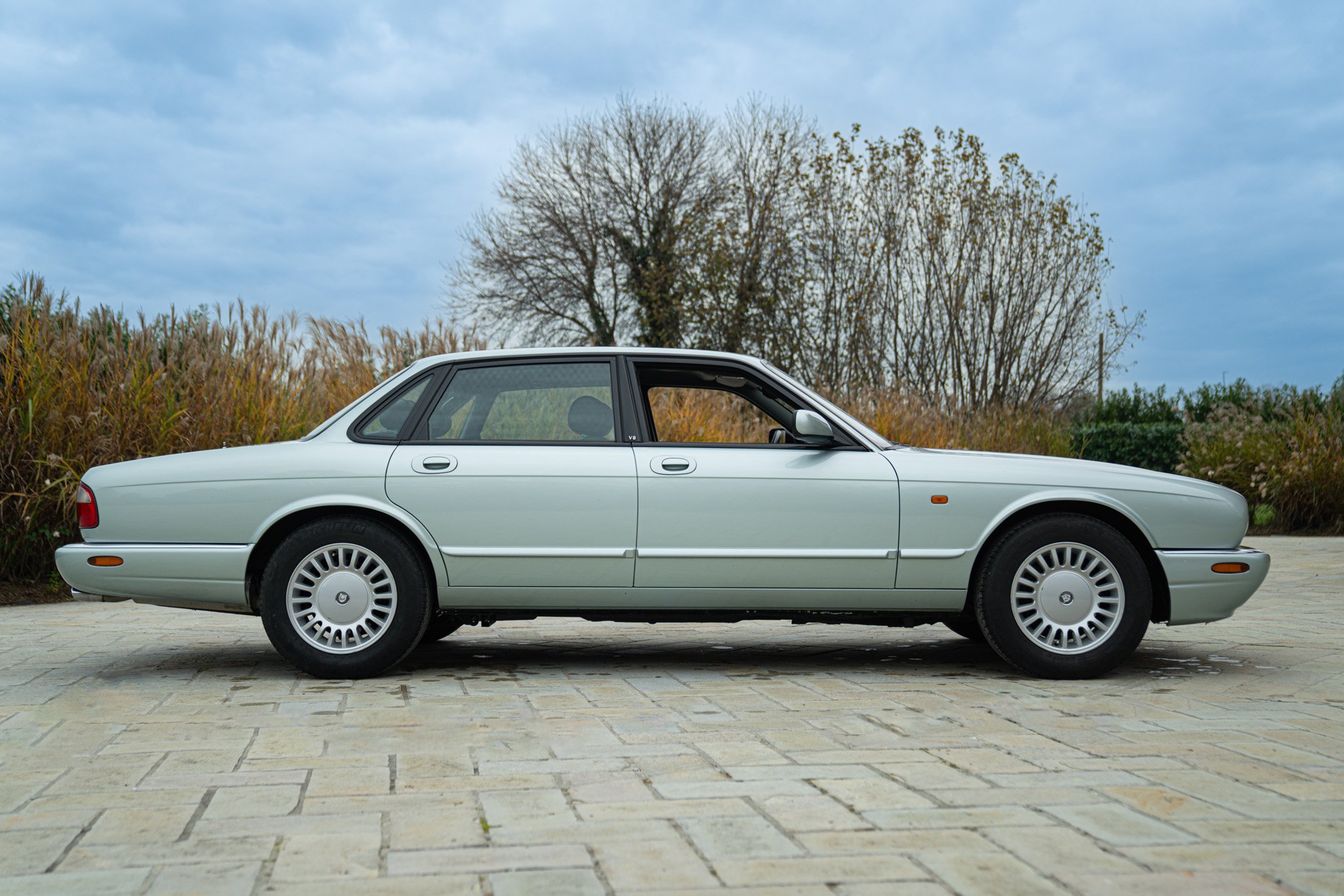 Jaguar XJ8 3.2 